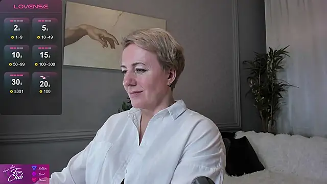 Snapshot of Nika_Smit chatting on February 2, 2025, 11:19 am Nika Smit online show from February 2, 2025, 11:19 am