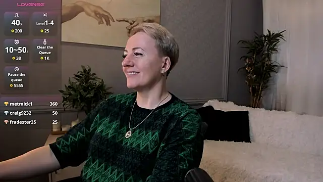 Snapshot of Nika_Smit chatting on March 2, 2025, 11:18 am Nika Smit online show from March 2, 2025, 11:18 am