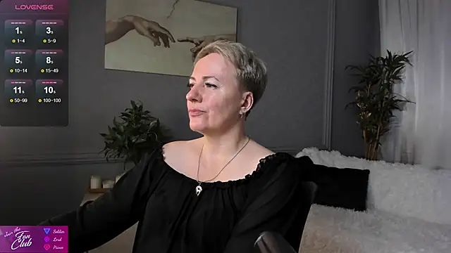 Snapshot of Nika_Smit chatting on March 3, 2025, 11:22 am Nika Smit online show from March 3, 2025, 11:22 am