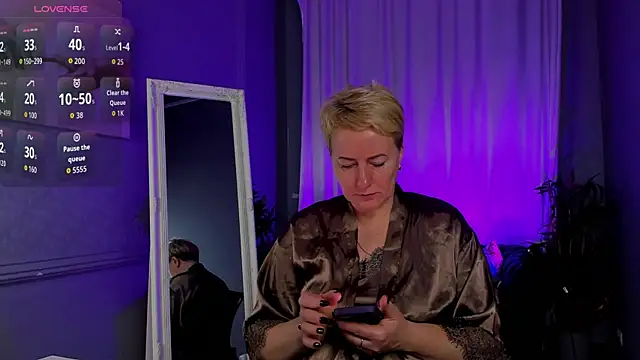 Snapshot of Nika_Smit chatting on October 24, 2025, 4:53 am Nika Smit online show from October 24, 2025, 4:53 am