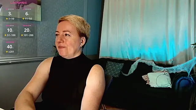 Snapshot of Nika_Smit chatting on November 2, 2025, 5:54 am Nika Smit online show from November 2, 2025, 5:54 am