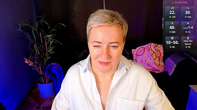 Nika Smit online show from March 15, 2026, 5:35 am