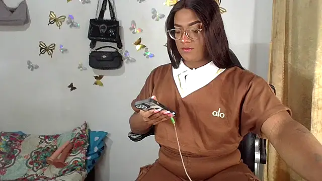 bigcrisblack online show from November 3, 2025, 3:30 am