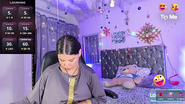 ShairaAwada online show from December 4, 2024, 1:31 pm