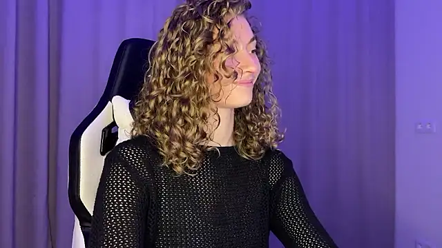 lady curls online show from December 3, 2024, 10:29 pm