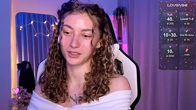 lady curls online show from March 12, 2025, 11:12 pm