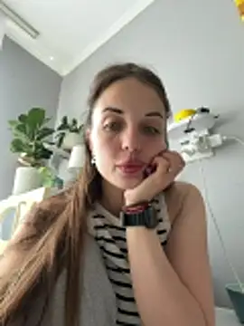 Snapshot of AmiLavs chatting on May 21, 2026, 8:32 am AmiLavs online show from May 21, 2026, 8:32 am