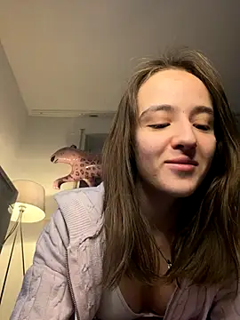 EmilyWi  online show from December 17, 2025, 10:05 pm