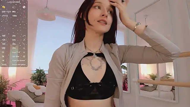 J Hunter  online show from February 17, 2025, 12:59 pm