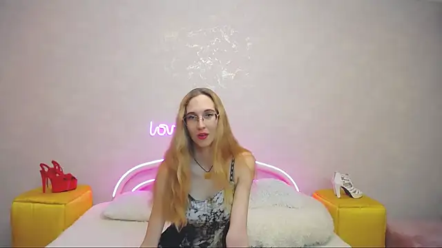 KlaryBrait online show from January 26, 2025, 10:23 am