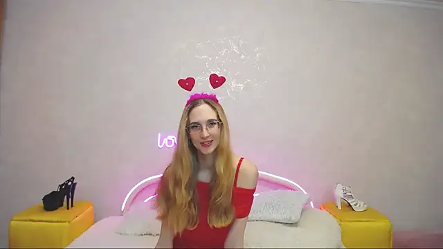 KlaryBrait online show from February 14, 2025, 5:14 pm