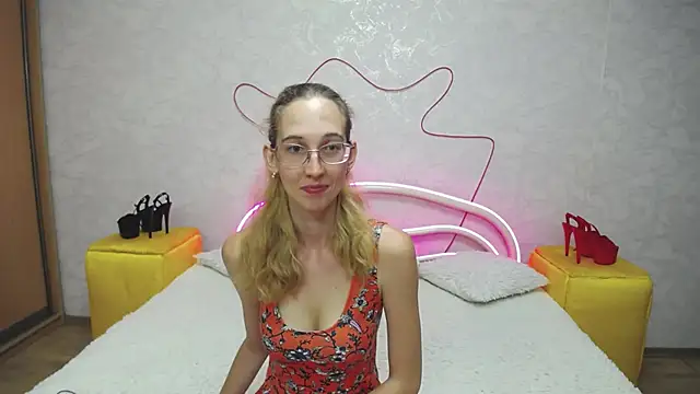 KlaryBrait online show from September 21, 2025, 6:04 am