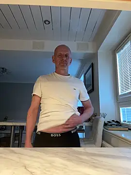 Snapshot of malematureisbest chatting on December 19, 2025, 11:50 am malematureisbest online show from December 19, 2025, 11:50 am