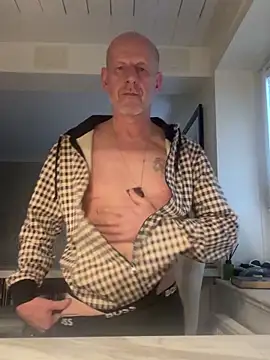 malematureisbest online show from December 21, 2025, 10:55 am