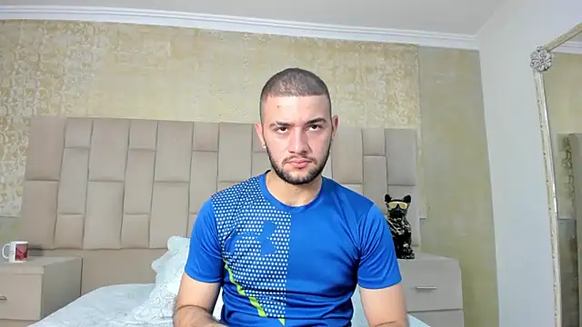 Snapshot of MaximusDick1_ chatting on October 16, 2025, 3:40 am MaximusDick1 online show from October 16, 2025, 3:40 am