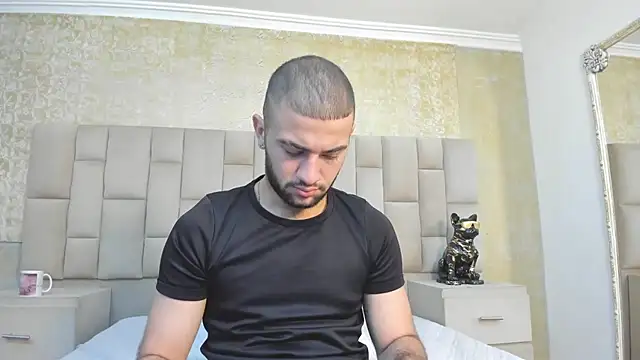 Snapshot of MaximusDick1_ chatting on November 13, 2025, 4:33 am MaximusDick1 online show from November 13, 2025, 4:33 am