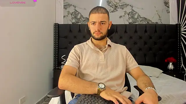 Snapshot of MaximusDick1_ chatting on June 21, 2026, 12:08 pm MaximusDick1 online show from June 21, 2026, 12:08 pm