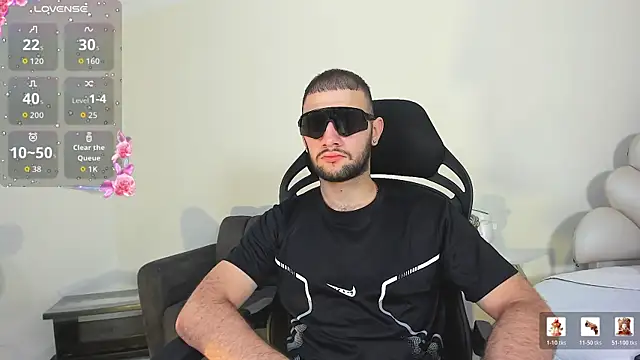 Snapshot of MaximusDick1_ chatting on July 1, 2026, 12:29 pm MaximusDick1 online show from July 1, 2026, 12:29 pm