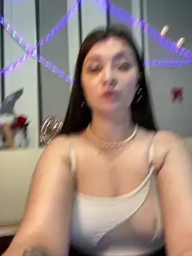 Jadelli online show from February 7, 2025, 9:58 pm