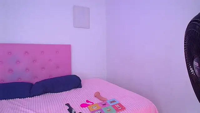 Snapshot of issa_kitty chatting on January 23, 2025, 6:03 pm issa kitty online show from January 23, 2025, 6:03 pm