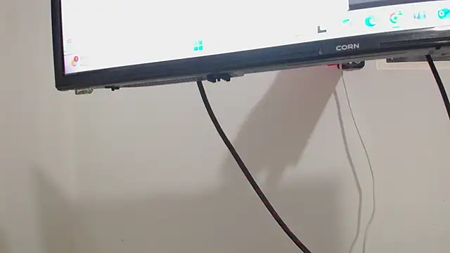 Snapshot of issa_kitty chatting on February 5, 2025, 4:47 pm issa kitty online show from February 5, 2025, 4:47 pm