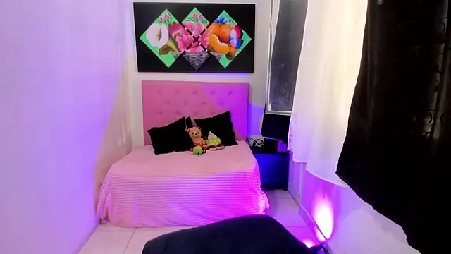 Snapshot of issa_kitty chatting on November 26, 2025, 6:31 pm issa kitty online show from November 26, 2025, 6:31 pm