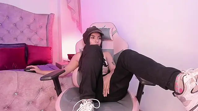 Snapshot of sofi_soft_ chatting on February 11, 2025, 10:18 pm sofi soft online show from February 11, 2025, 10:18 pm