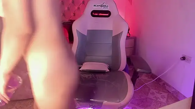 Snapshot of sofi_soft_ chatting on February 15, 2025, 7:17 pm sofi soft online show from February 15, 2025, 7:17 pm