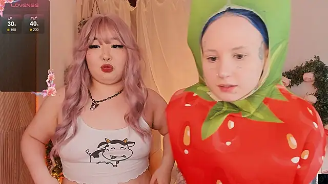 Snapshot of mei_honey_ chatting on December 13, 2024, 5:00 pm mei honey online show from December 13, 2024, 5:00 pm