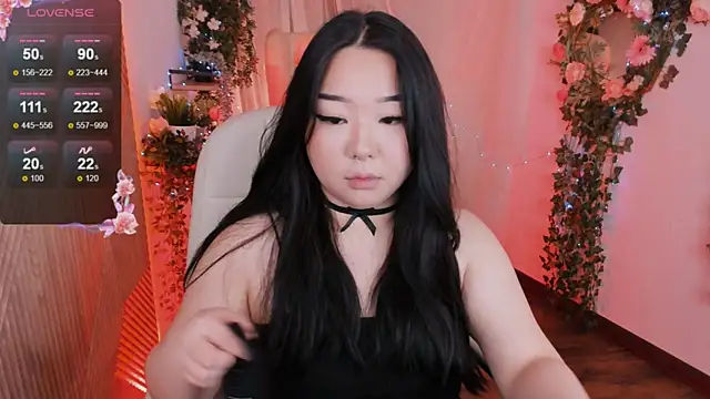 Snapshot of mei_honey_ chatting on December 18, 2024, 2:06 pm mei honey online show from December 18, 2024, 2:06 pm