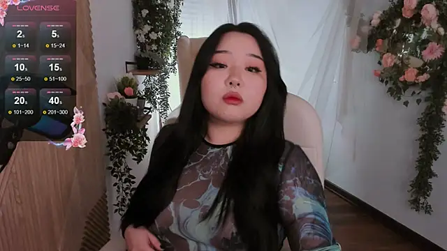 Snapshot of mei_honey_ chatting on March 5, 2025, 2:45 pm mei honey online show from March 5, 2025, 2:45 pm