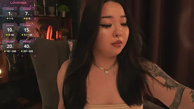 Snapshot of mei_honey_ chatting on October 14, 2025, 10:10 pm mei honey online show from October 14, 2025, 10:10 pm