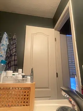 Snapshot of Ectorius chatting on December 4, 2025, 1:31 pm Ectorius online show from December 4, 2025, 1:31 pm