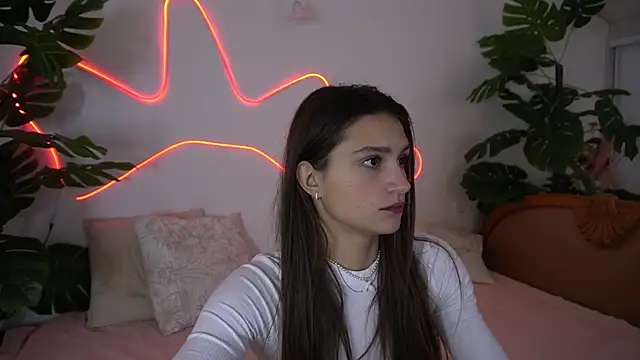 Snapshot of ValeryRoyale chatting on December 9, 2024, 8:11 am ValeryRoyale online show from December 9, 2024, 8:11 am