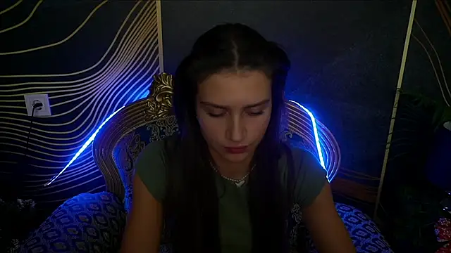 Snapshot of ValeryRoyale chatting on December 10, 2024, 5:33 pm ValeryRoyale online show from December 10, 2024, 5:33 pm