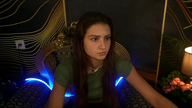 Snapshot of ValeryRoyale chatting on December 18, 2024, 2:17 pm ValeryRoyale online show from December 18, 2024, 2:17 pm