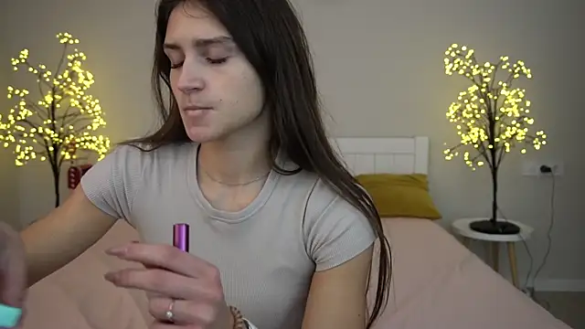 Snapshot of ValeryRoyale chatting on February 5, 2025, 2:37 pm ValeryRoyale online show from February 5, 2025, 2:37 pm