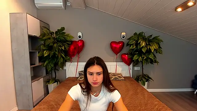 Snapshot of ValeryRoyale chatting on February 18, 2025, 8:16 am ValeryRoyale online show from February 18, 2025, 8:16 am