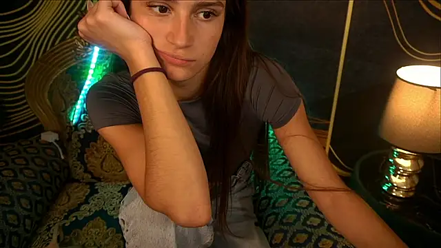 Snapshot of ValeryRoyale chatting on March 8, 2025, 11:58 am ValeryRoyale online show from March 8, 2025, 11:58 am