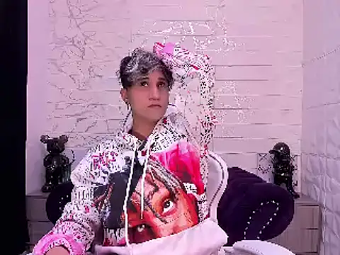 Im Milan Rs online show from March 6, 2025, 9:47 am