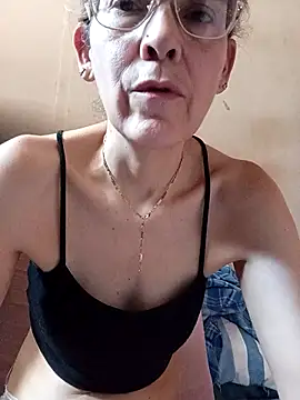 Snapshot of NanitaFun chatting on April 12, 2026, 4:34 pm NanitaFun online show from April 12, 2026, 4:34 pm