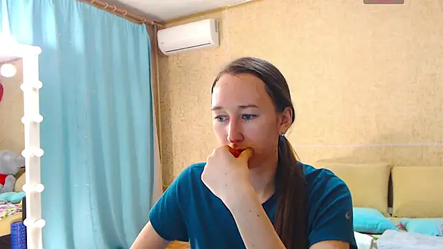 --Model--2 online show from March 18, 2025, 10:04 pm