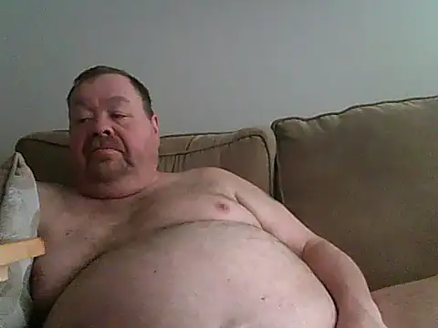 Snapshot of hitman_35 chatting on April 8, 2026, 10:21 pm hitman 35 online show from April 8, 2026, 10:21 pm