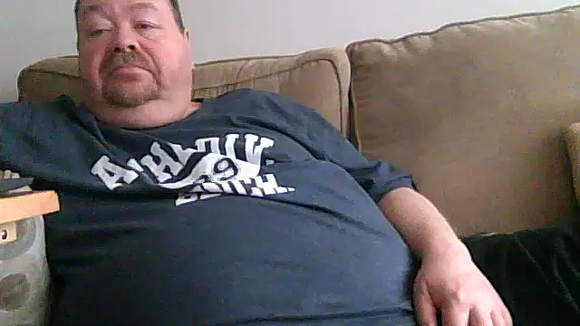 Snapshot of hitman_35 chatting on April 11, 2026, 5:06 pm hitman 35 online show from April 11, 2026, 5:06 pm
