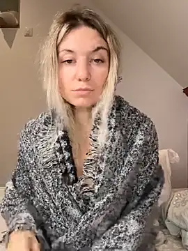 Snapshot of carlaaa chatting on November 6, 2025, 7:48 pm carlaaa online show from November 6, 2025, 7:48 pm