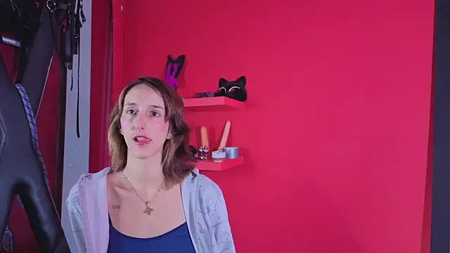 Ambar Roux  online show from November 14, 2025, 1:43 pm