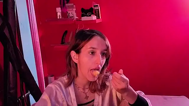 Ambar Roux  online show from January 14, 2026, 2:33 pm