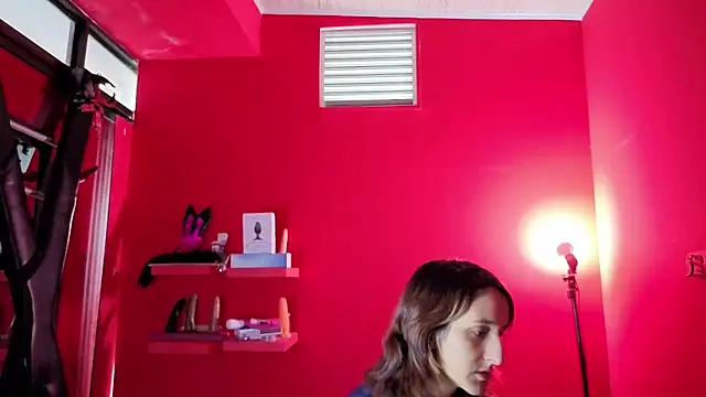 Ambar Roux  online show from February 6, 2026, 1:14 pm