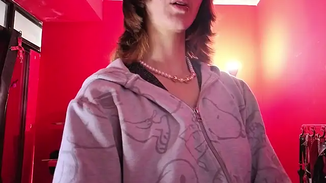 Ambar Roux  online show from March 9, 2026, 6:01 pm