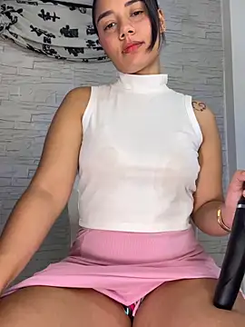  Luana online show from May 3, 2026, 1:00 am